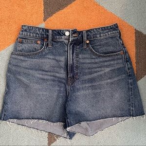Madewell curvy perfect jean short size 28 in Burnett wash